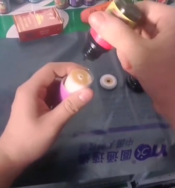 奶茶杯一次性电子烟怎么注油? - 第1张 - 天天电子烟资讯网 奶茶杯一次性电子烟怎么注油? - 第1张